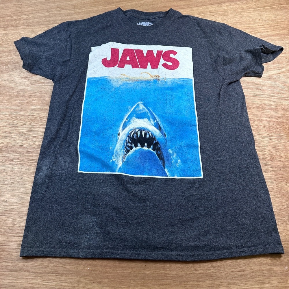 JAWS Movie Graphic T Shirt Mens M Gray Shark Film Horror Short Sleeve Tee